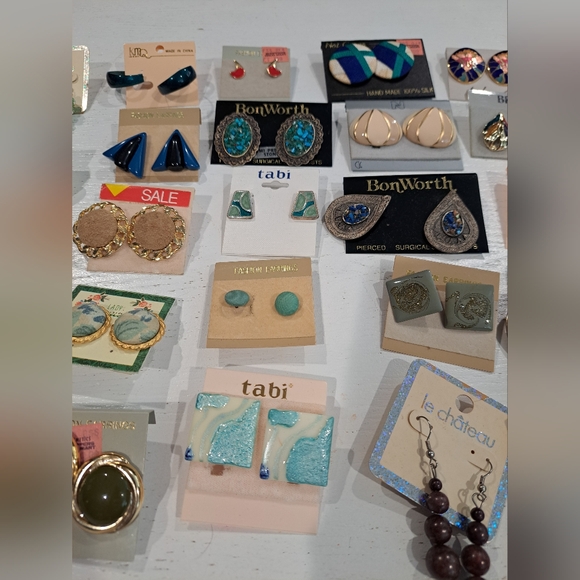 Vintage earrings suitable for resale - Picture 3 of 4